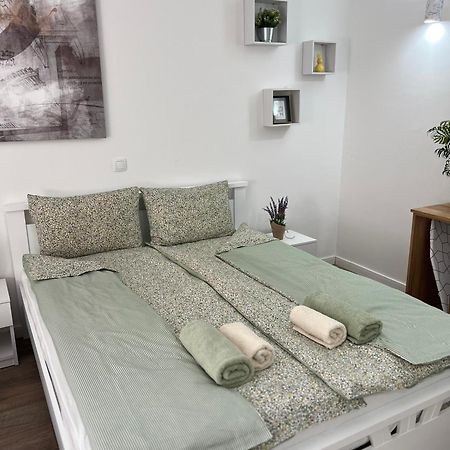 Guest House Lila Zombor Kültér fotó