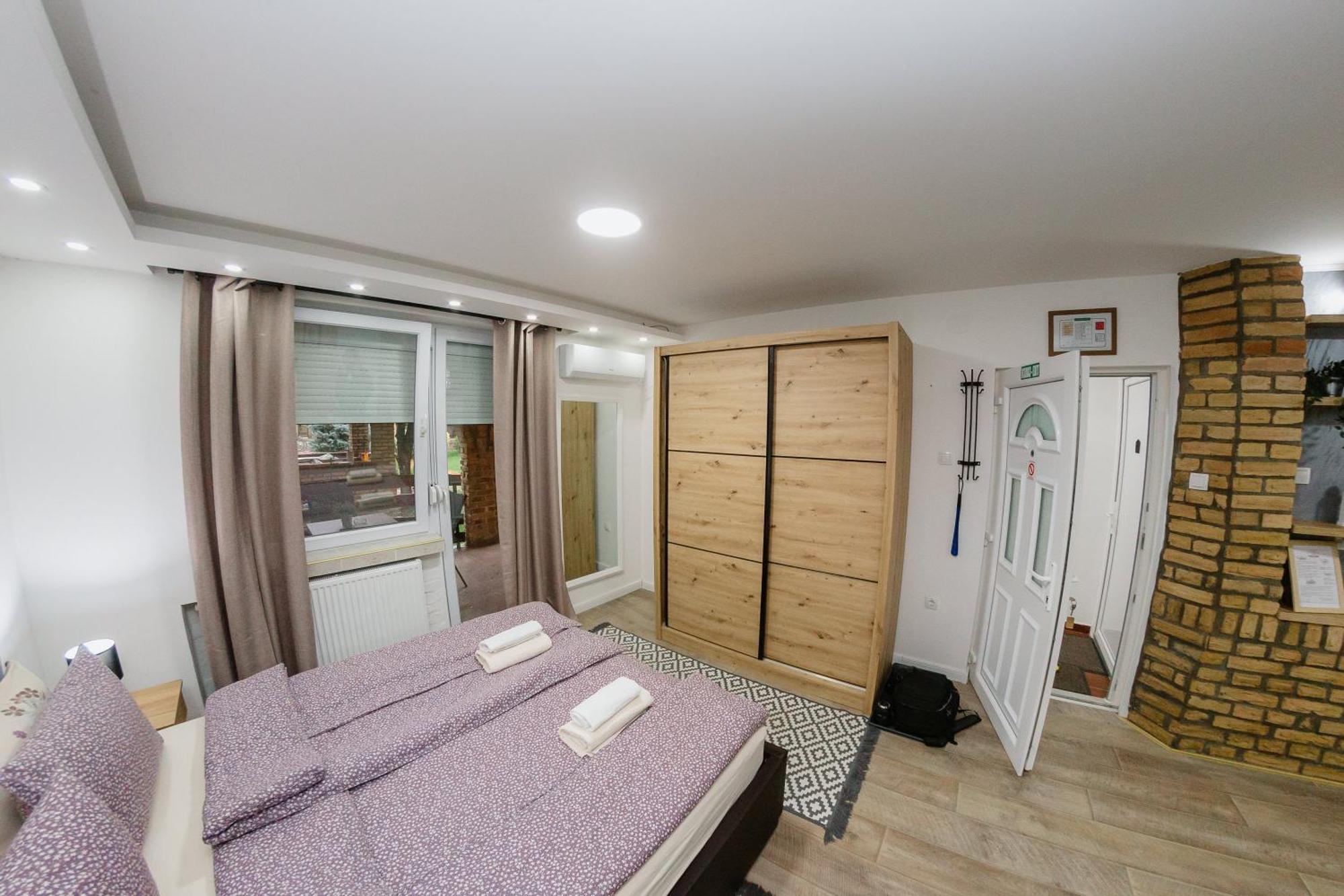 Guest House Lila Zombor Kültér fotó