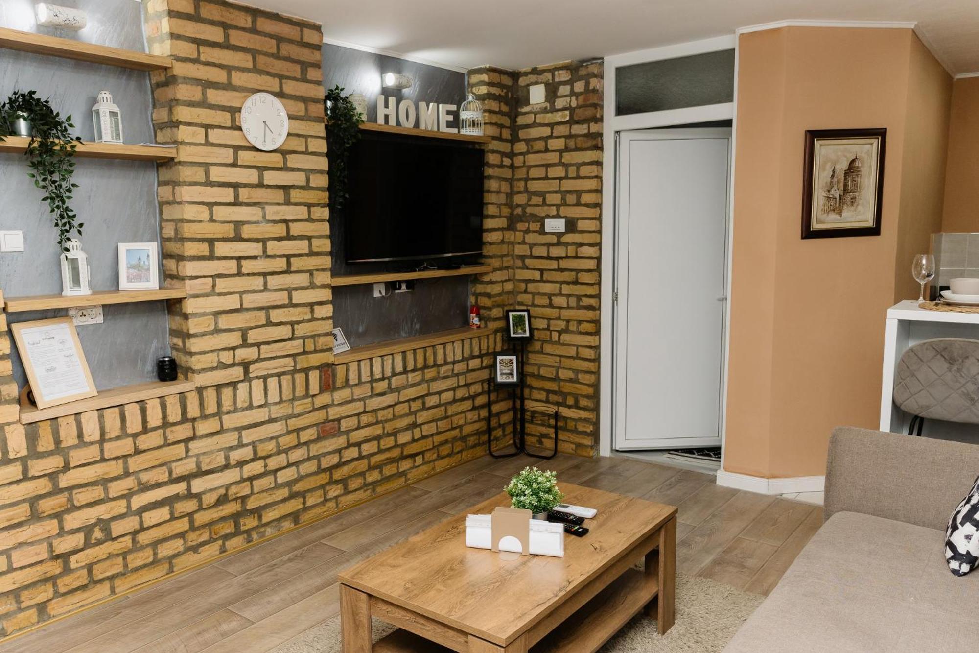 Guest House Lila Zombor Kültér fotó